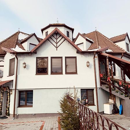 Topliţa Casa Lazar Bed & Breakfast エクステリア 写真
