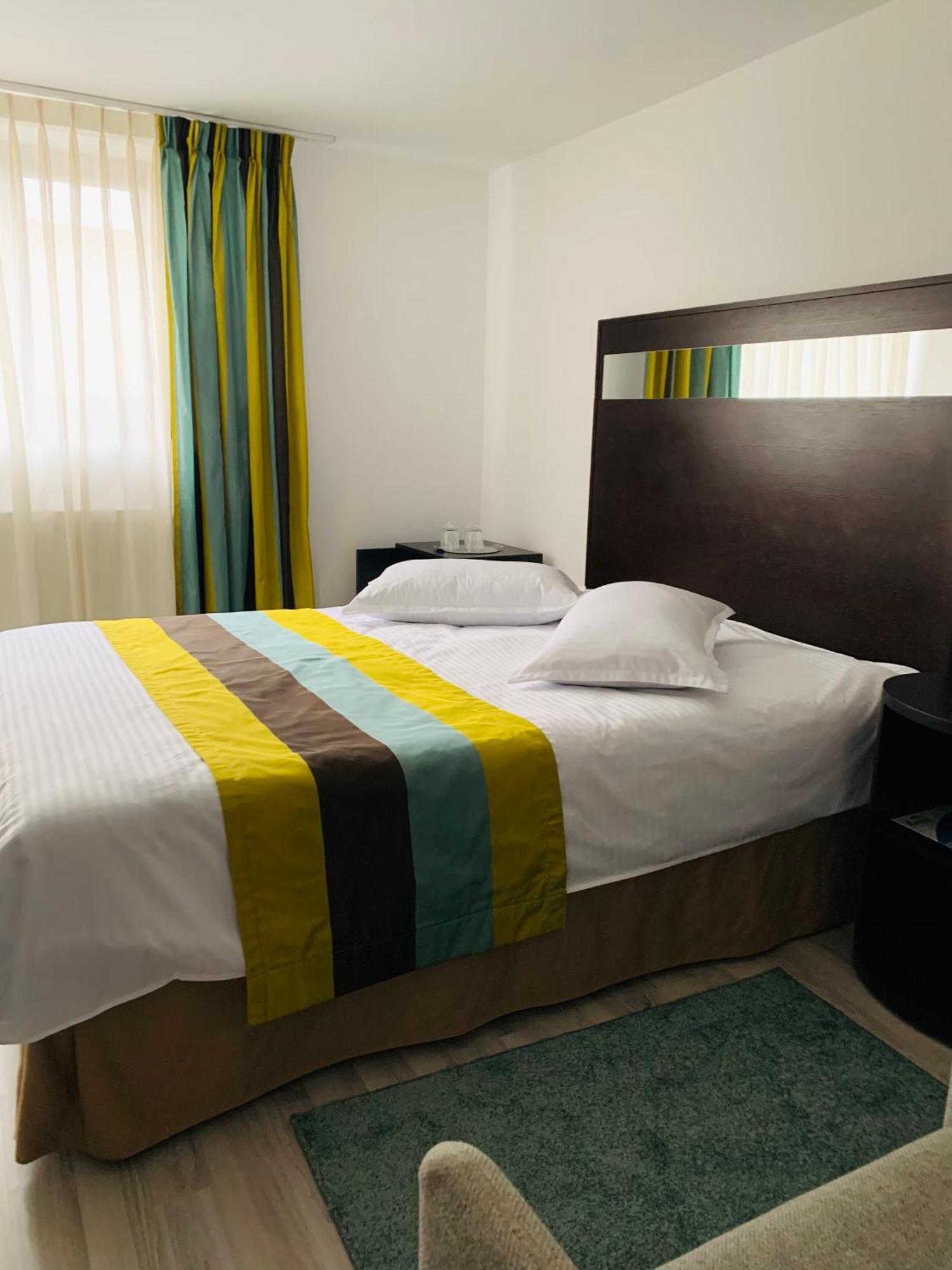 Topliţa Casa Lazar Bed & Breakfast エクステリア 写真