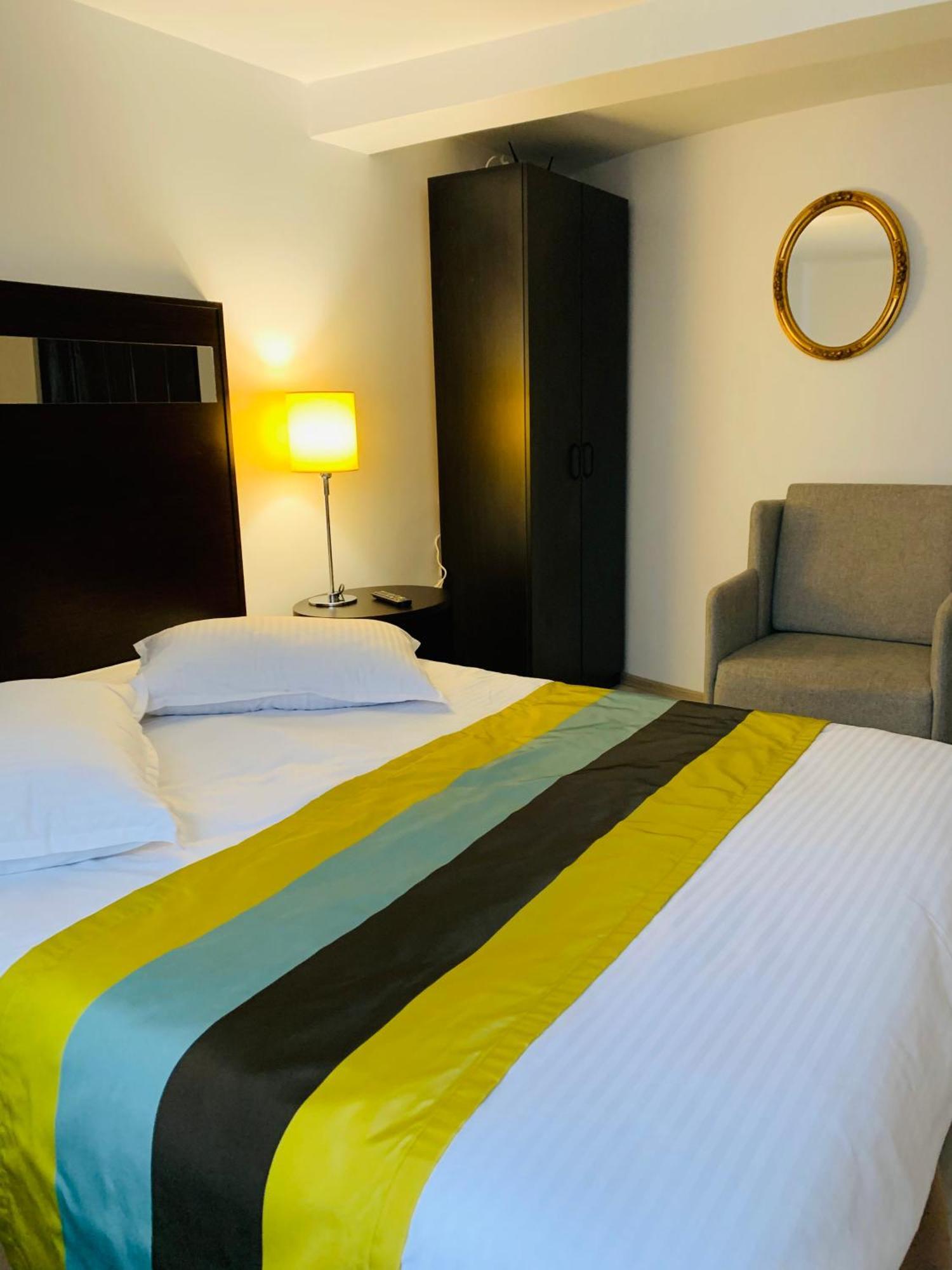 Topliţa Casa Lazar Bed & Breakfast エクステリア 写真