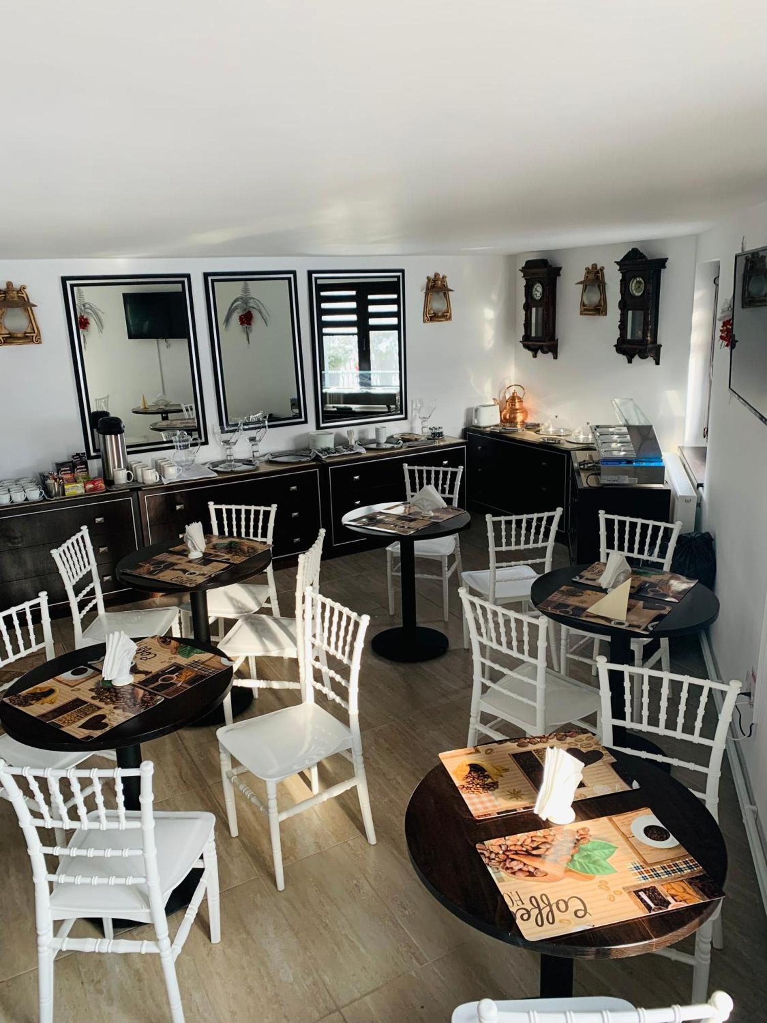 Topliţa Casa Lazar Bed & Breakfast エクステリア 写真