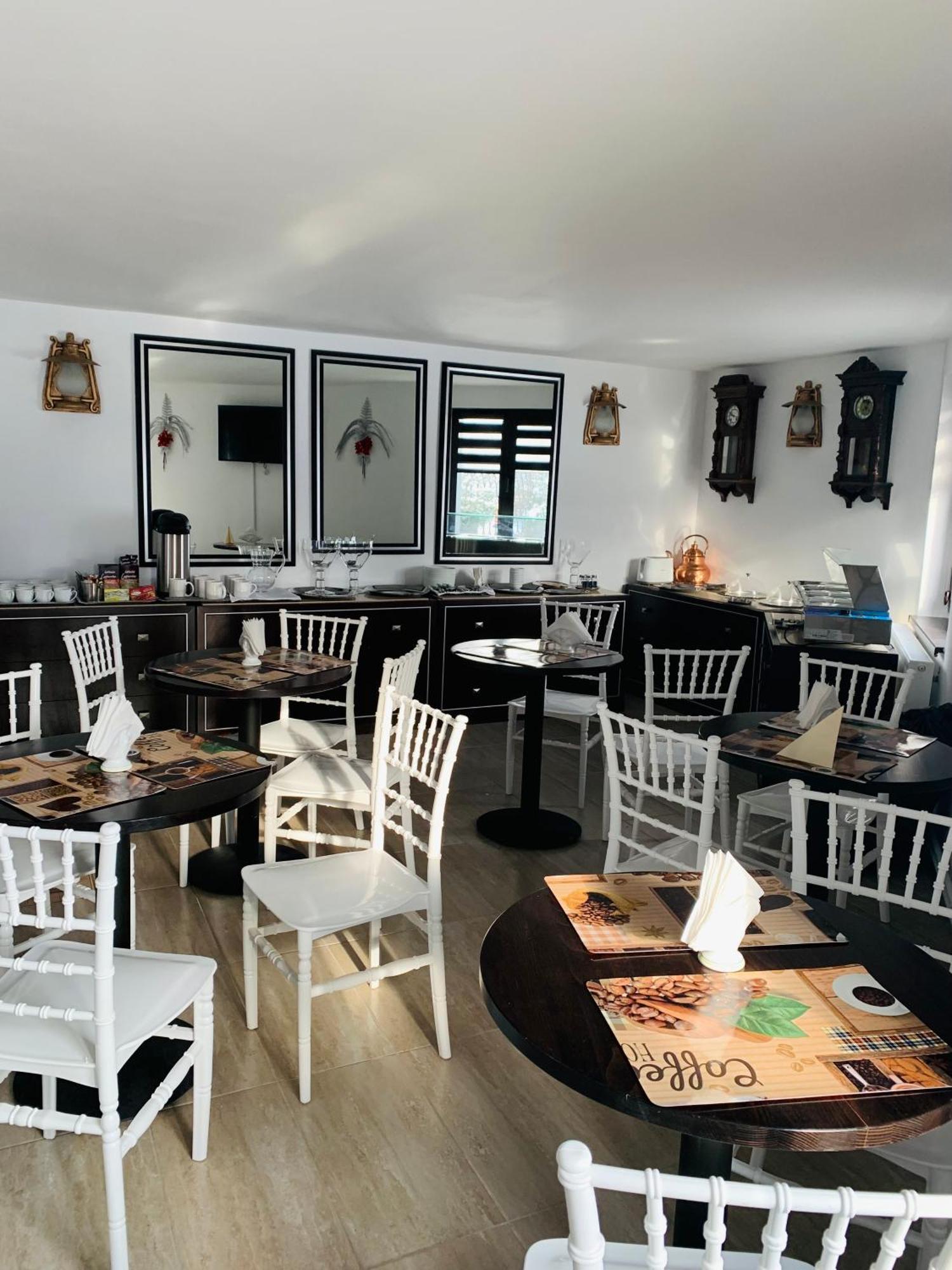 Topliţa Casa Lazar Bed & Breakfast エクステリア 写真
